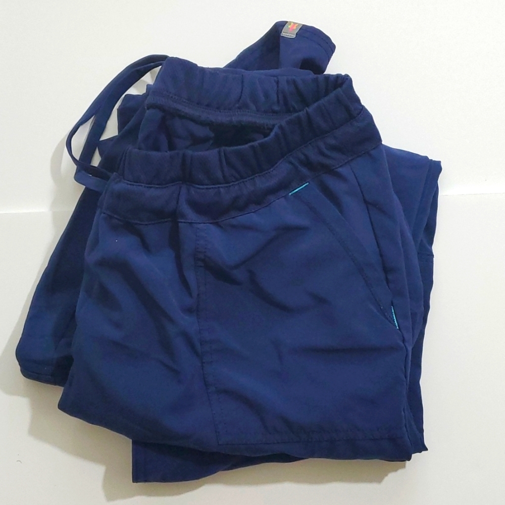 Scrub set